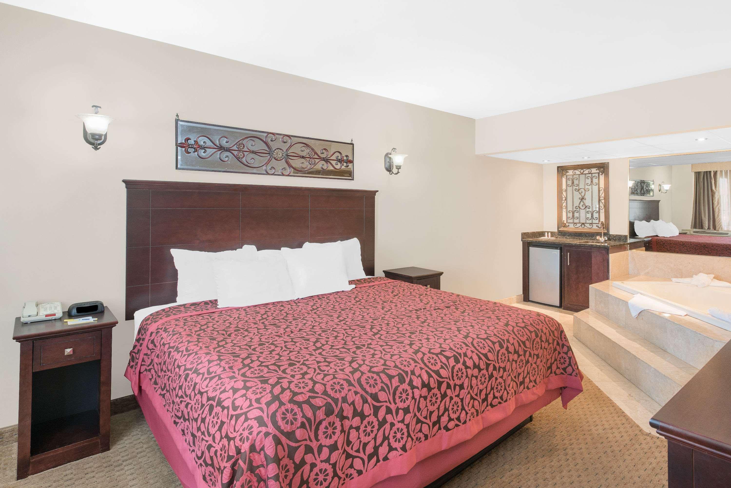 Days Inn By Wyndham Springfield/Phil.Intl Airport Bagian luar foto