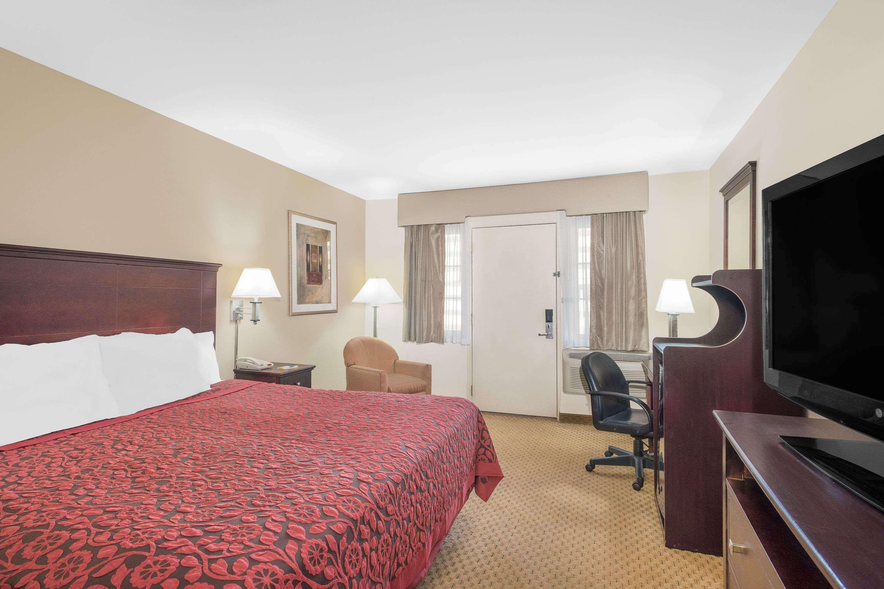 Days Inn By Wyndham Springfield/Phil.Intl Airport Bagian luar foto