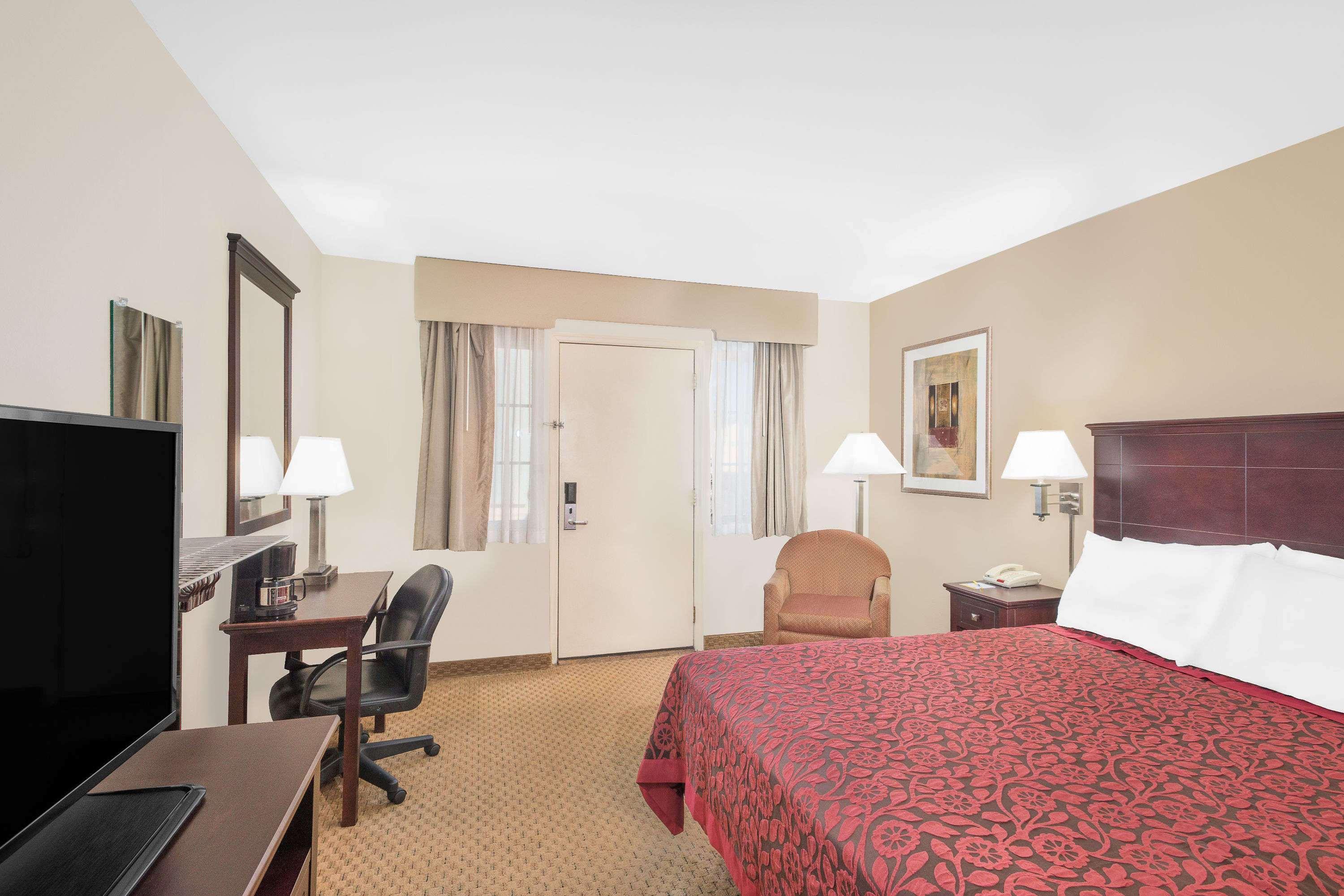 Days Inn By Wyndham Springfield/Phil.Intl Airport Bagian luar foto